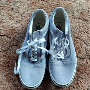 ⭐️NEW⭐️ Vans Sneaker